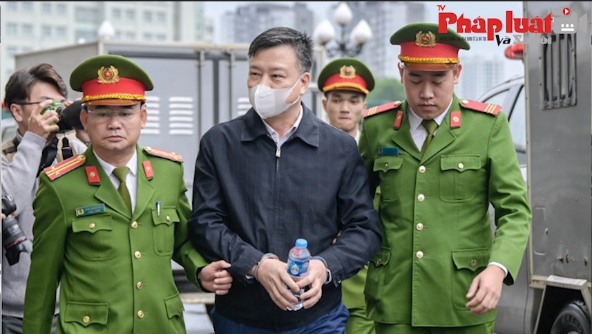 Cựu Bí thư tỉnh Hải Dương Phạm Xuân Thăng cùng 37 bị cáo hầu toà liên quan đến sai phạm tại Cty Việt Á