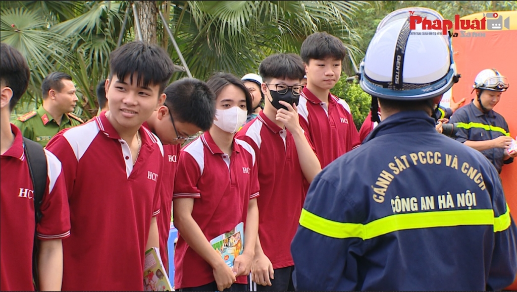 Trải nghiệm hoạt động phòng cháy chữa cháy miễn phí tại Hà Nội