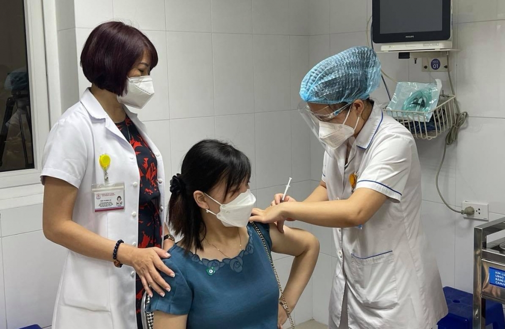 Bệnh viện Thanh Nhàn tiêm vắc-xin ngừa Covid-19 cho hơn 1000 thai phụ