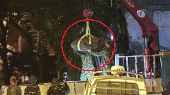 Hà Nội: Di dời quả bom nặng 340kg còn nguyên ngòi nổ ra khỏi phố Cửa Bắc
