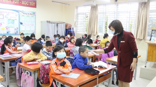 Học sinh Hà Nội hân hoan trong ngày trở lại trường sau kỳ nghỉ dịch