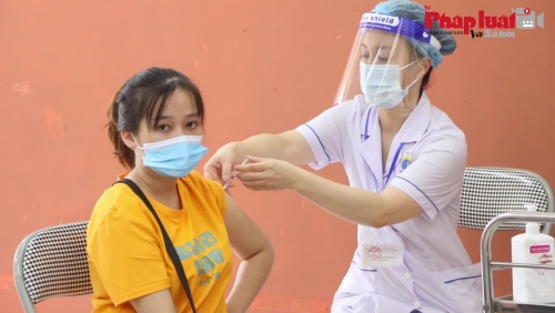 Hà Nội: Tăng tốc độ tiêm chủng vắc xin phòng Covid-19 cho người dân
