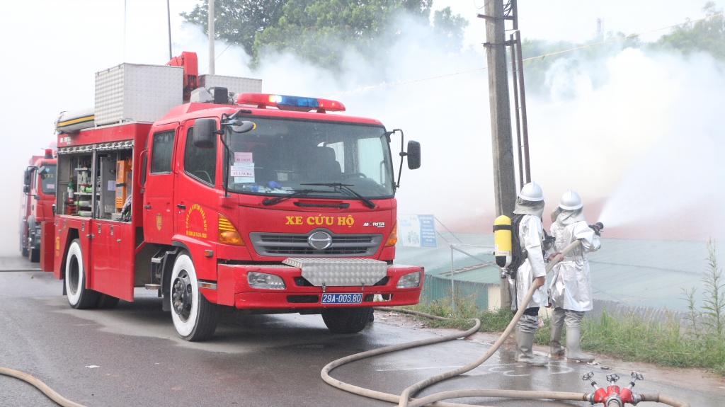 Hoài Đức, Hà Nội: Diễn tập phương án chữa cháy, cứu nạn phối hợp nhiều lực lượng tại chợ đầu mối